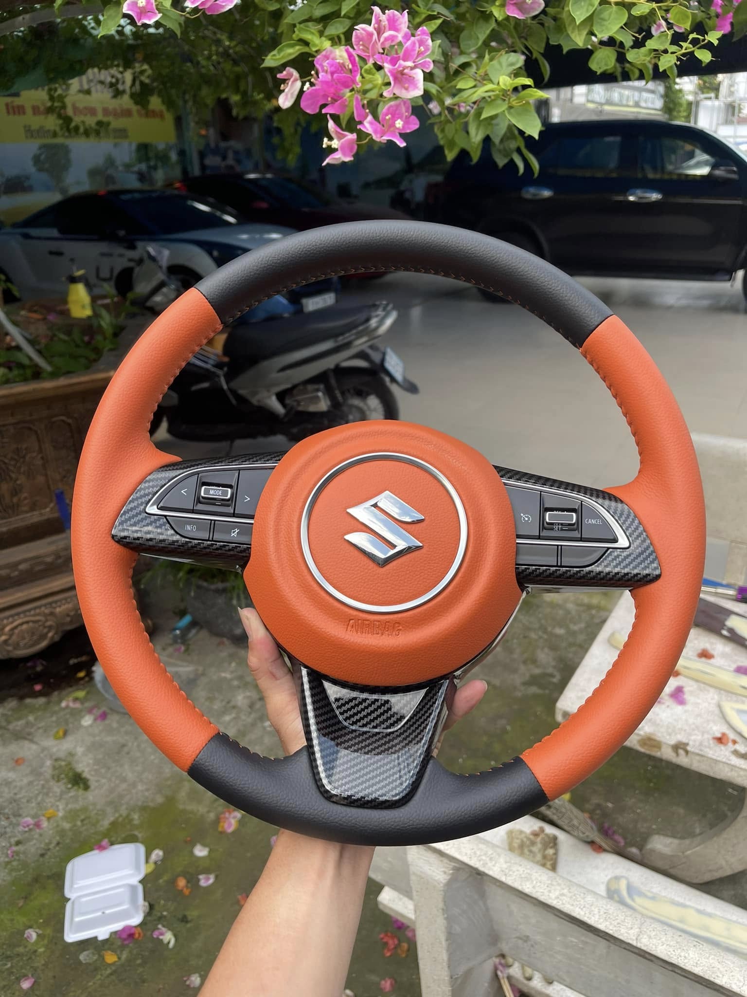 Vô Lăng Xe Suzuki Swift Nhúng Cabon