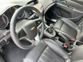 
									Chevrolet Cruze full								