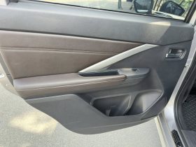 
									Mitsubishi Xpander full								