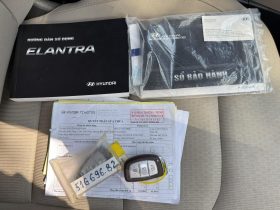
									Hyundai Elantra full								