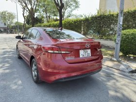 
									Hyundai Elantra full								