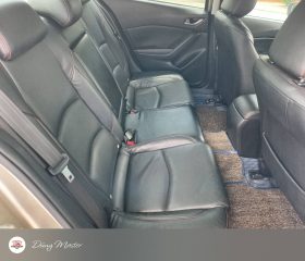 
									Mazda 3 full								